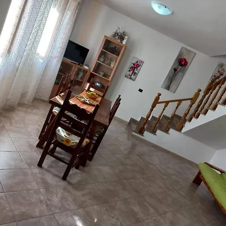 Due Passi Dalla Apartment *